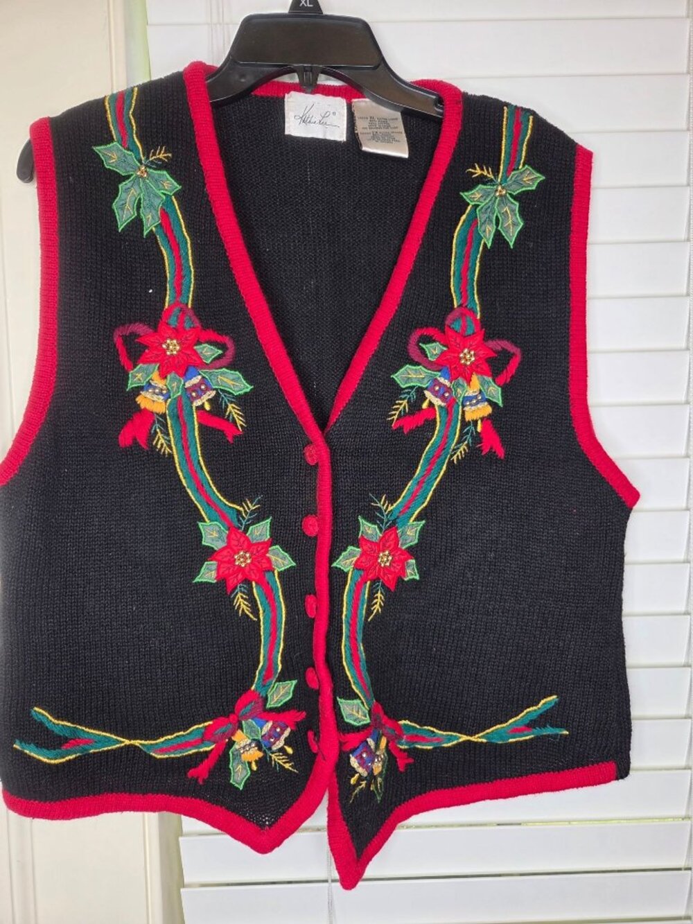 VTG Women’s XL Black Holiday Sweater Vest Christmas Poinsettia Embroidered